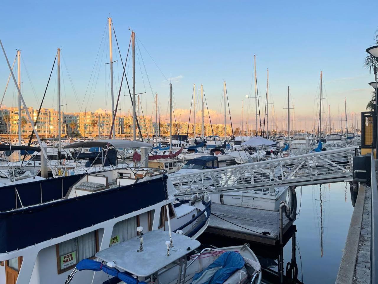 Luxurious With The Marina View Apartamento Los Ángeles